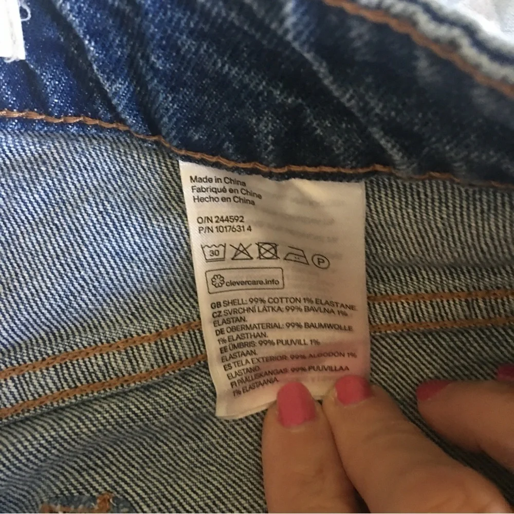 H&M straight cut mid rise jeans Size 8
